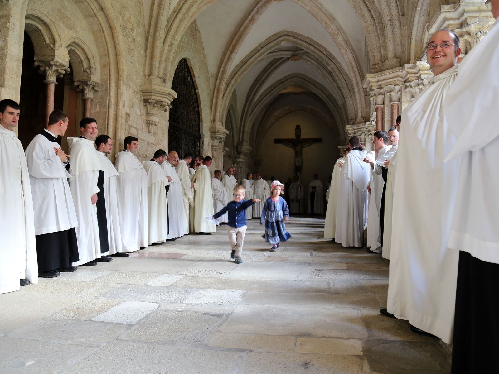 Kleine Gäste im Stift Heiligenkreuz