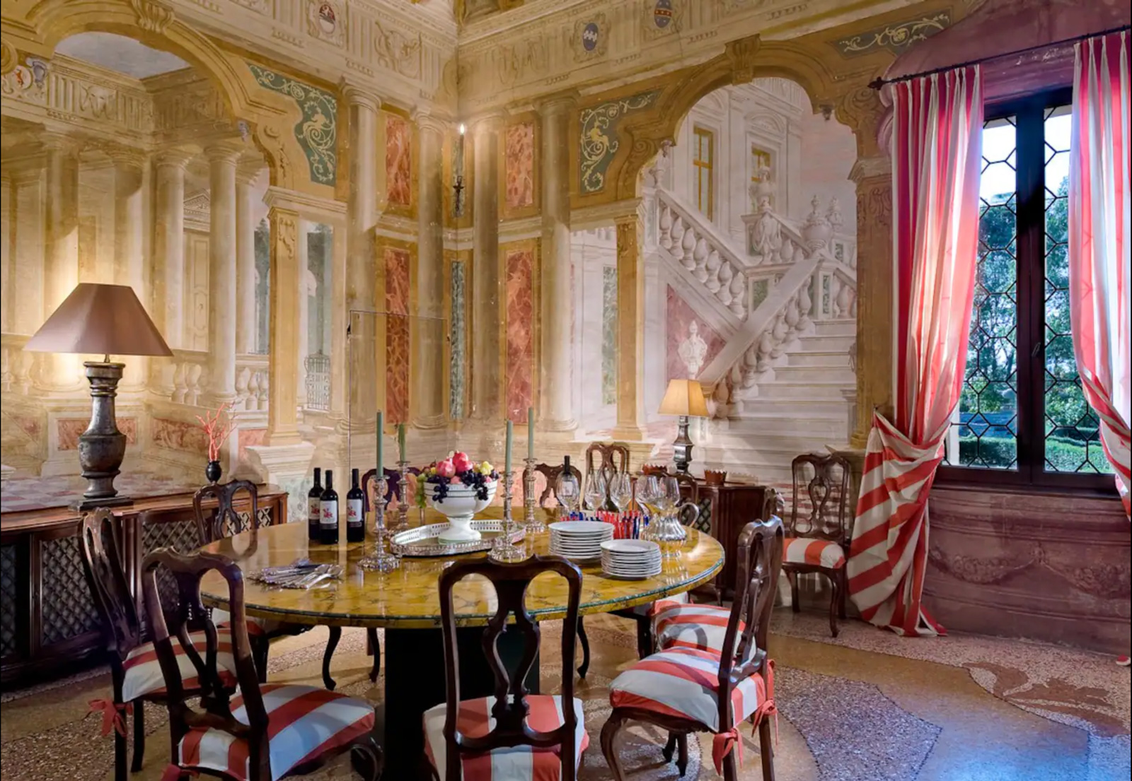 Fürstlich speisen in einer Villa aus dem 16. Jahrhundert
