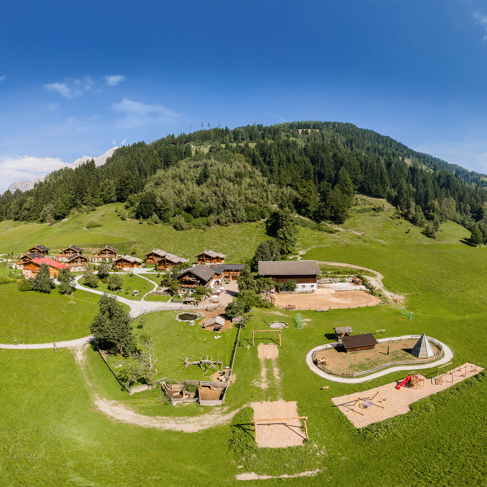 Großes Areal mit vielen Angeboten: Proneben Gut im Salzburger Land