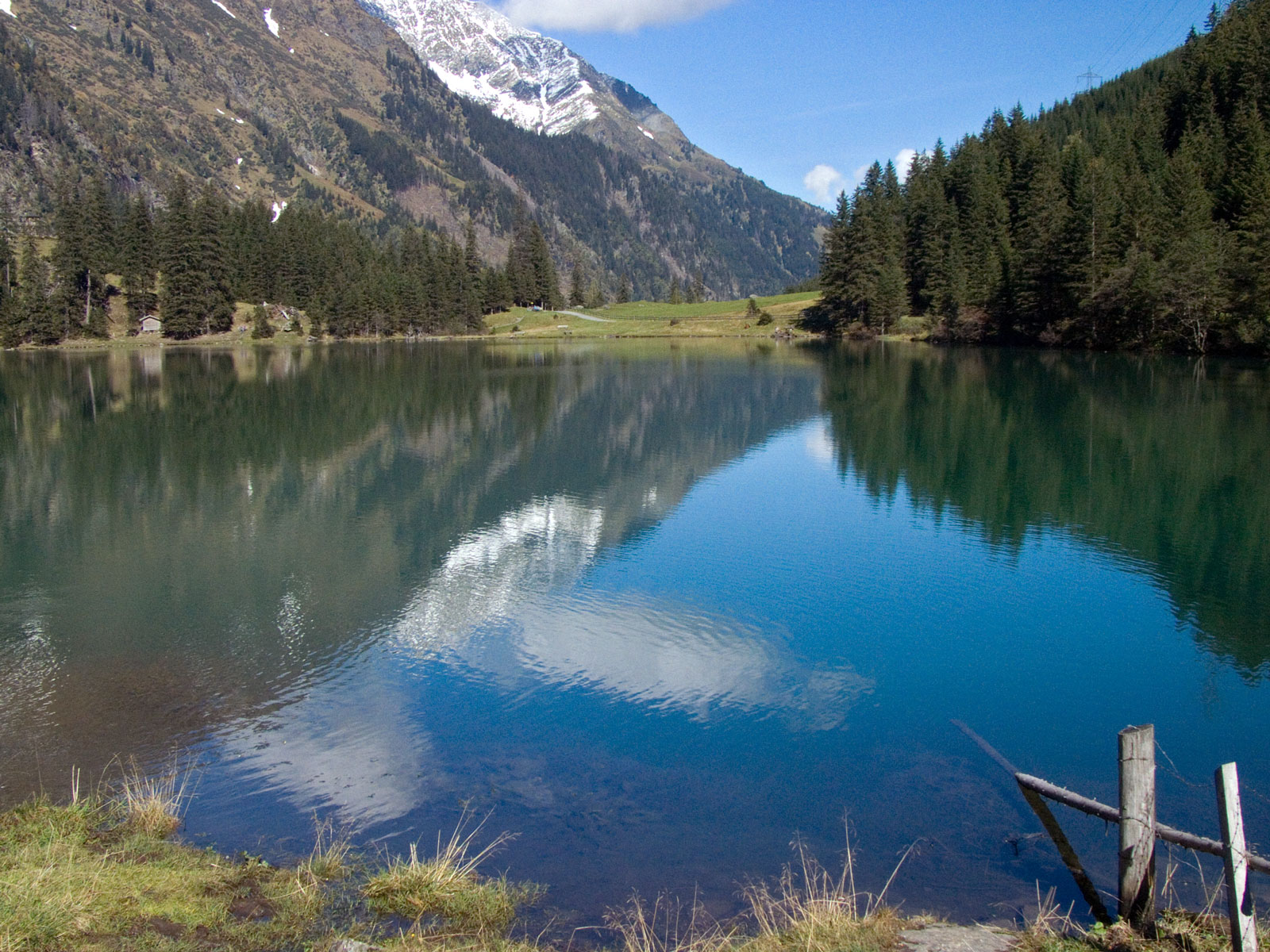 Kühles Wasser, malerische Kulisse: der Hintersee im Salzburger Land