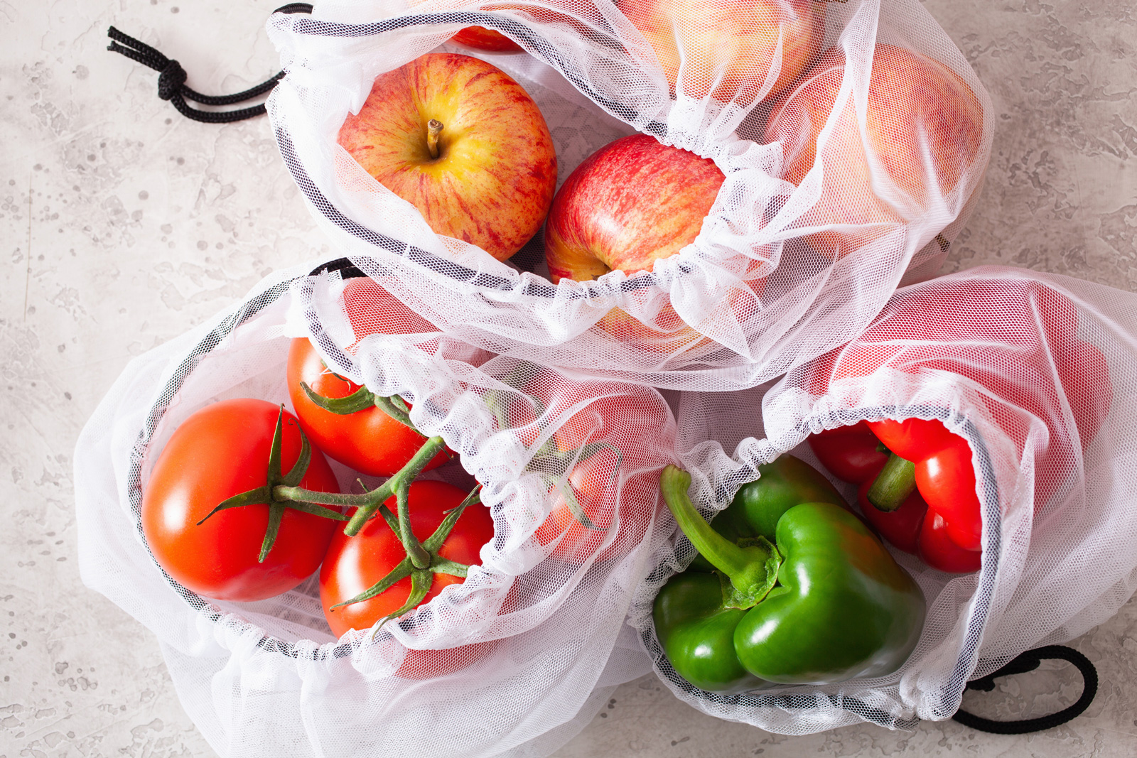 Loses Obst und Gemüse im wiedervendbaren Netz