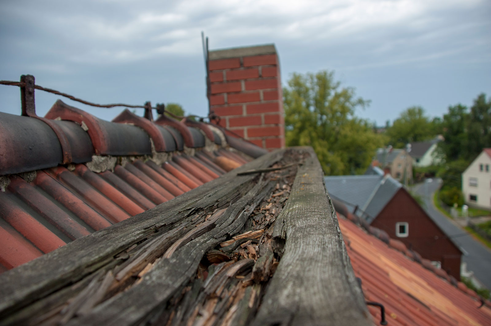 Die Erneuerung eines Dachs ist mit einer großen Investition verbunden. 