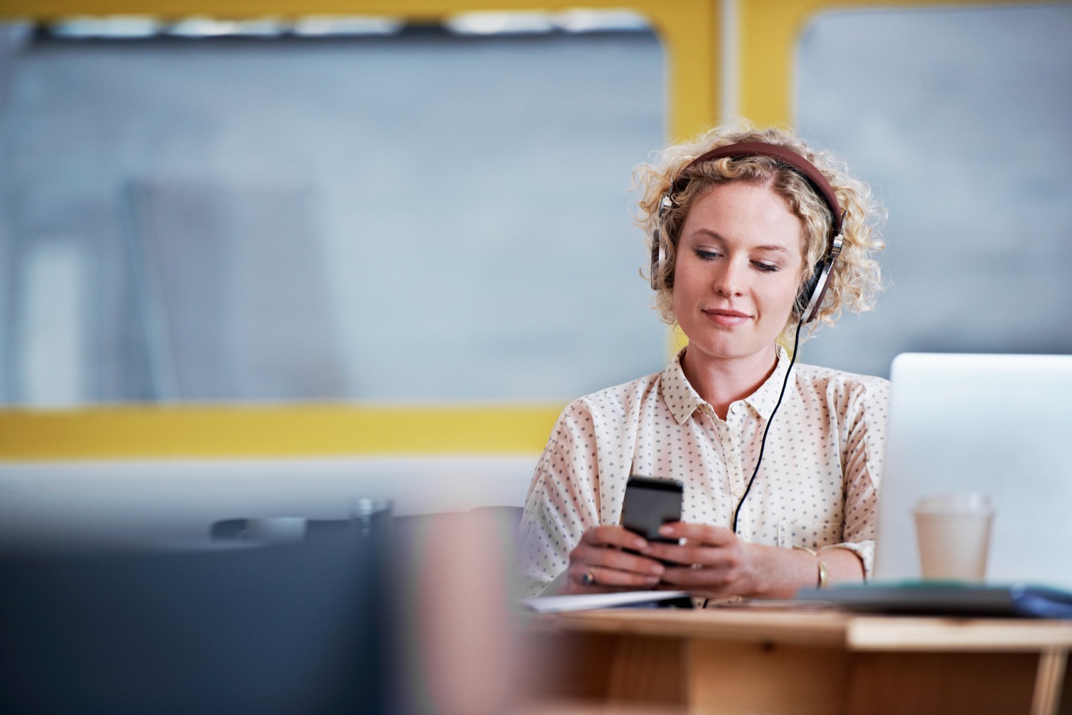 Ob zu Hause, auf dem Weg zur Arbeit oder beim Sport: Podcasts lassen sich immer und überall hören.