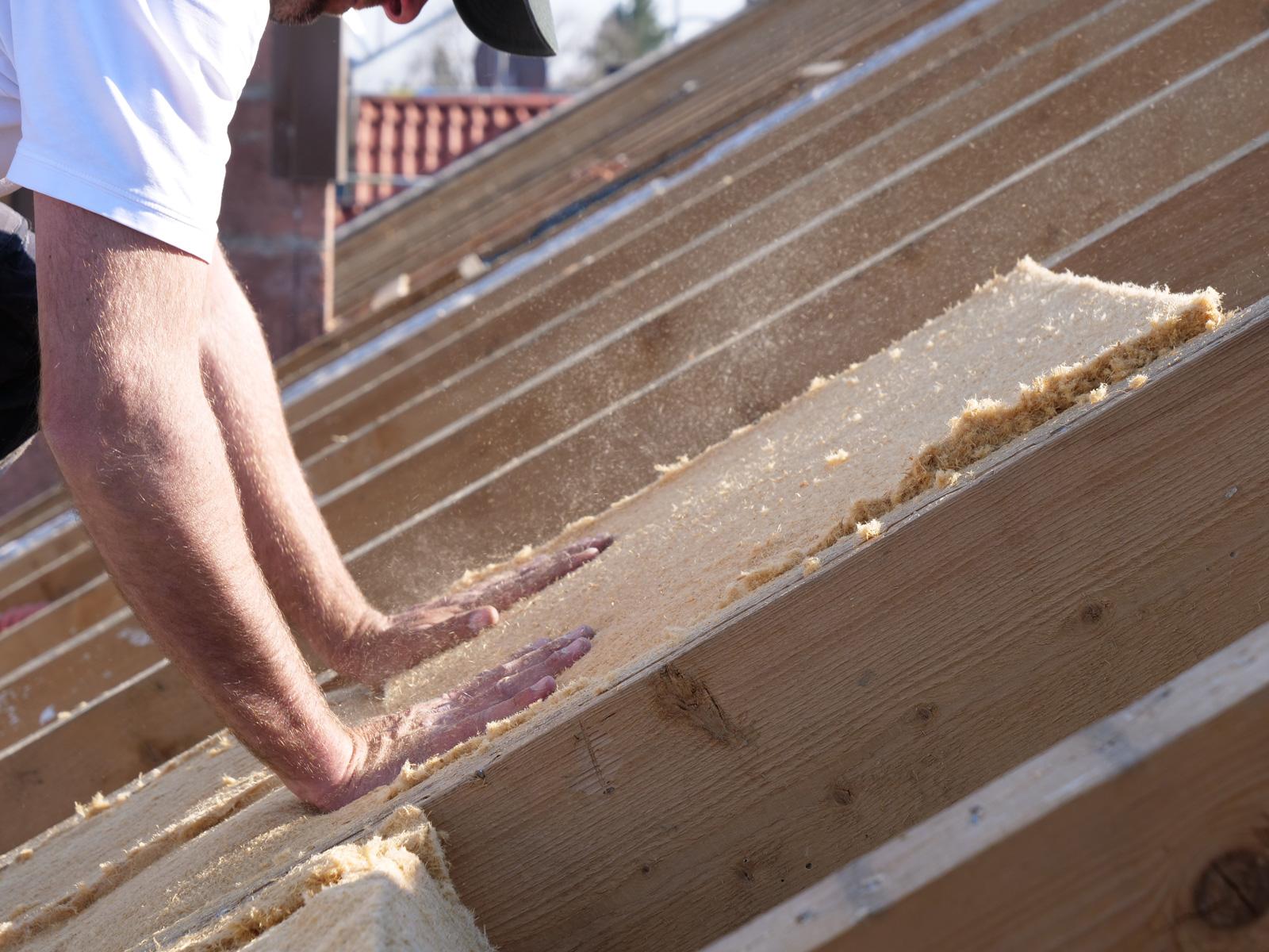 Dachsanierung von aussen mit Holzfaserplatten