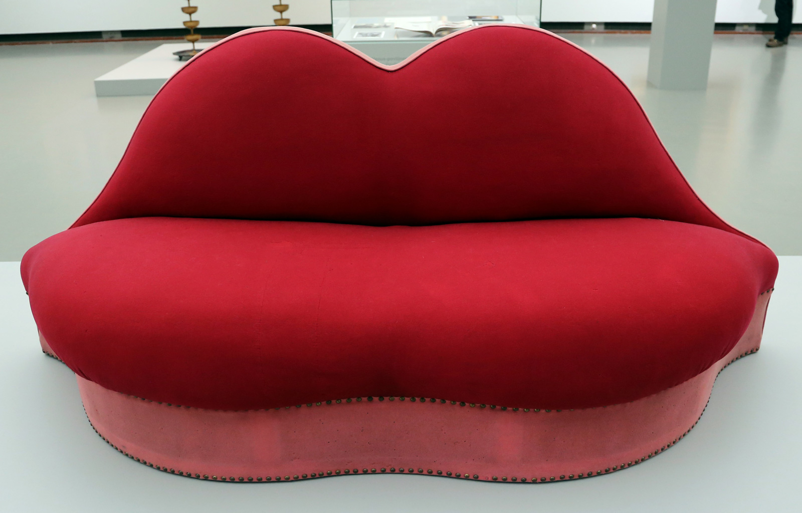 "Mae West Lipstick Sofa" nach einem Entwurf des surrealistischen Künstlers Salvador Dali
